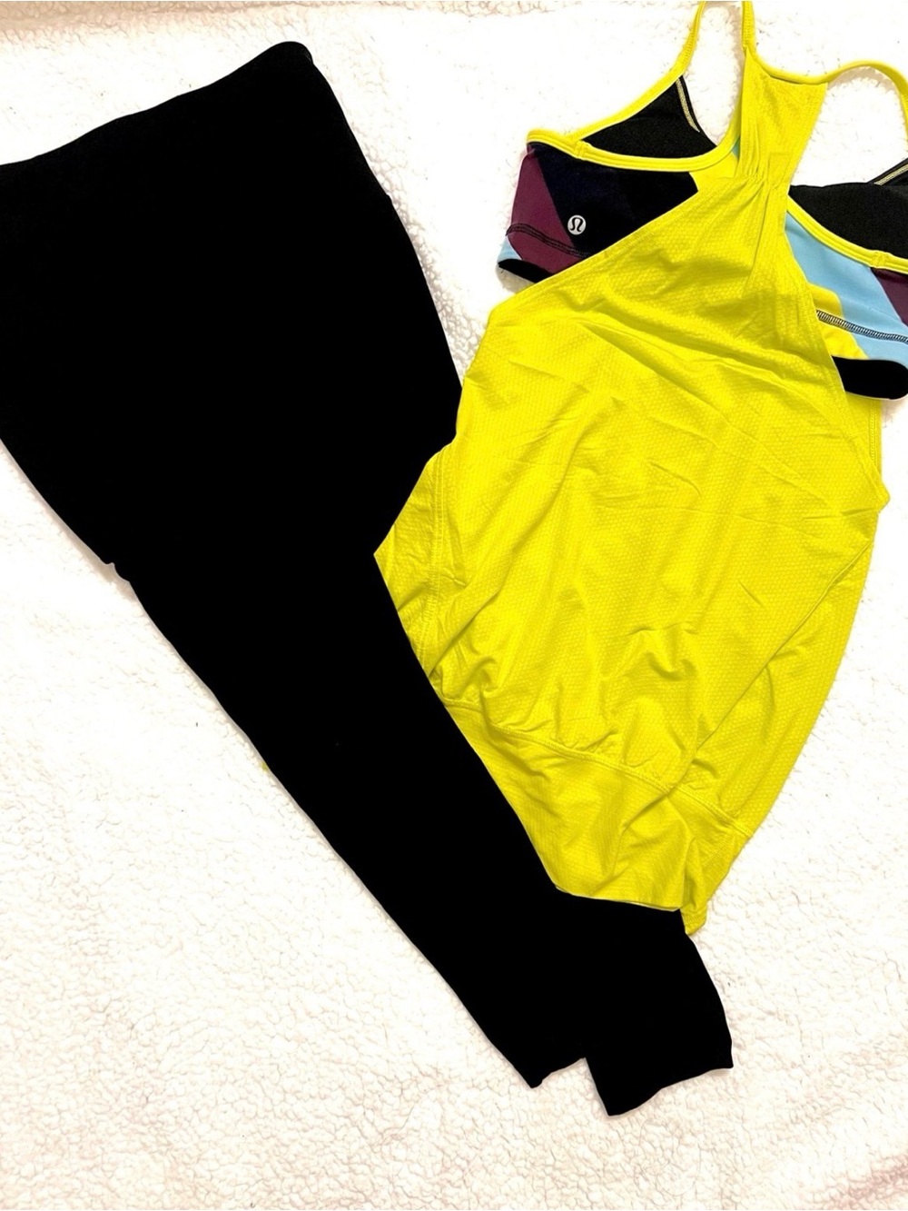 Lululemon tank top w/ bra size 6 / Zella leggings size 4 - Picture 3 of 6